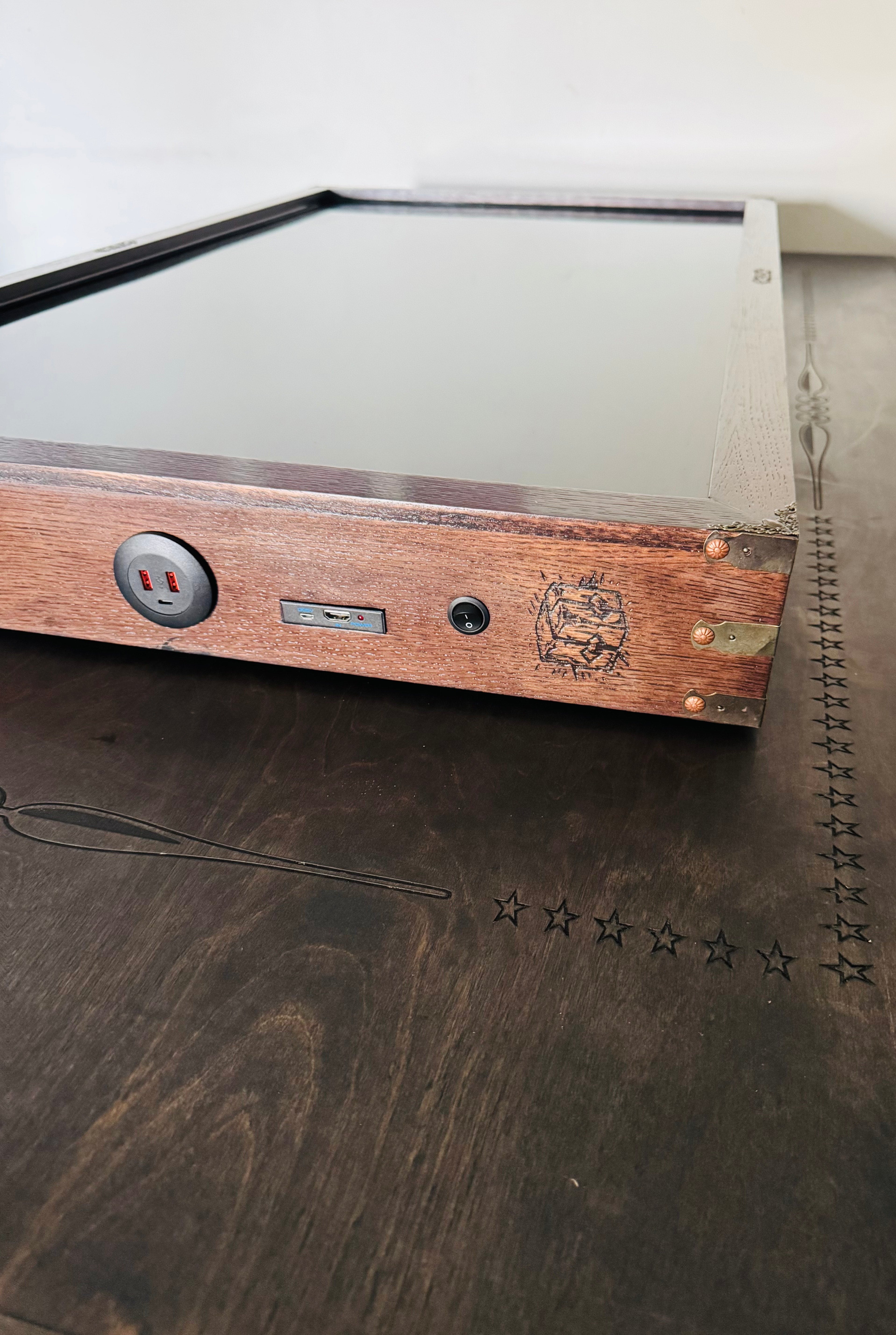 Portable DND/RPG Digital tv case. Virtual Table Top Gaming Board